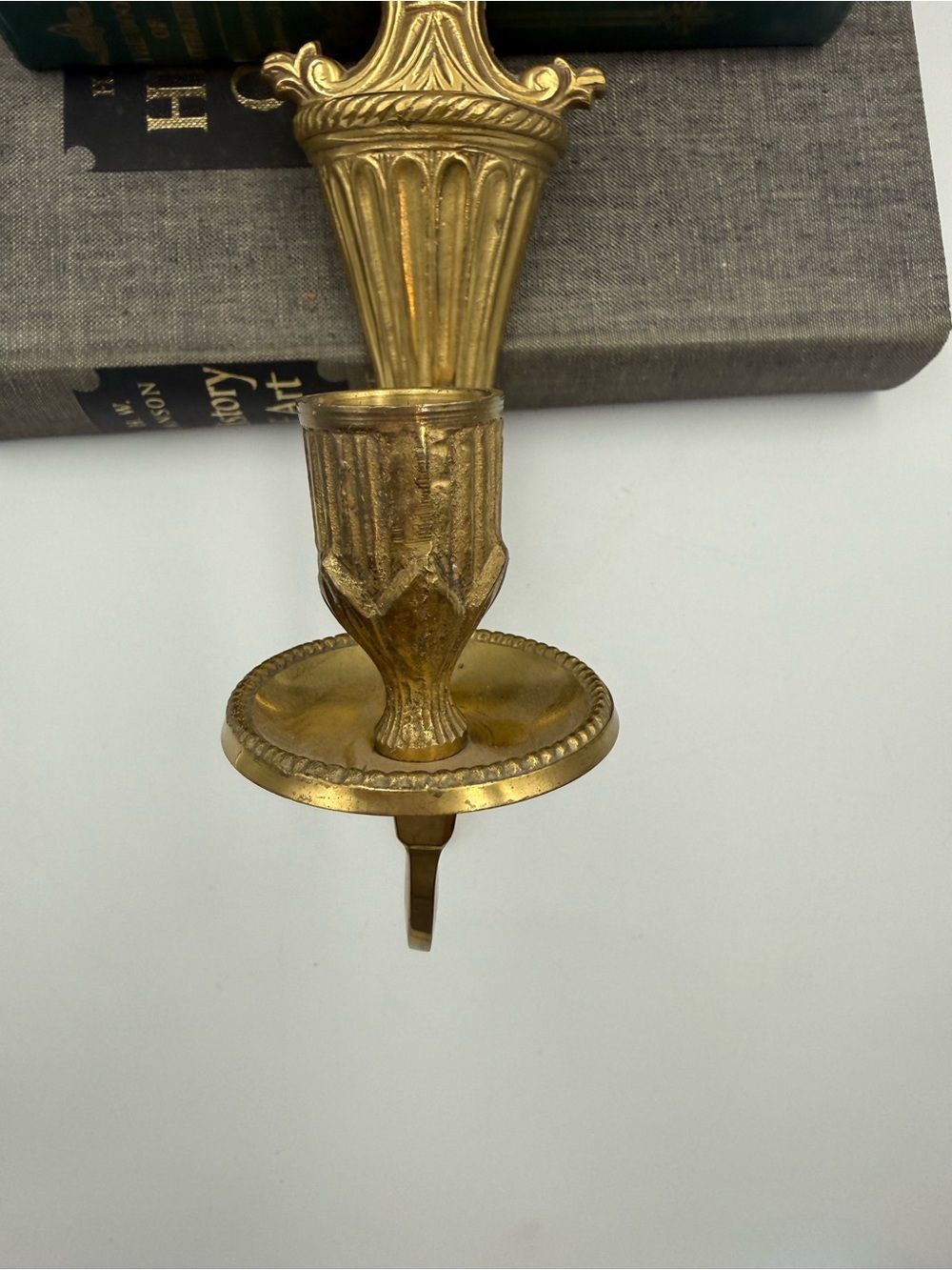 Vintage Hollywood Regency Style Ornate Brass Candle Sconce - Picture 4 of 12